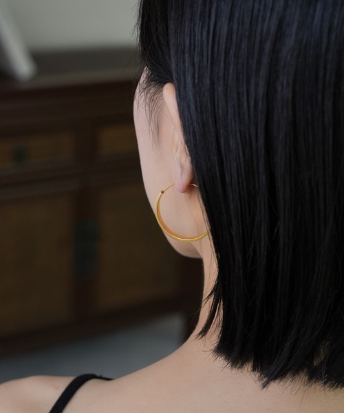 IAMUSE(アイアミューズ)の「金属アレルギー対応 ラウンドプレートフープピアス S0788【IAMUSE】(ピアス(両耳用)・レディース・ゴールド・FREE)」の3枚目の写真