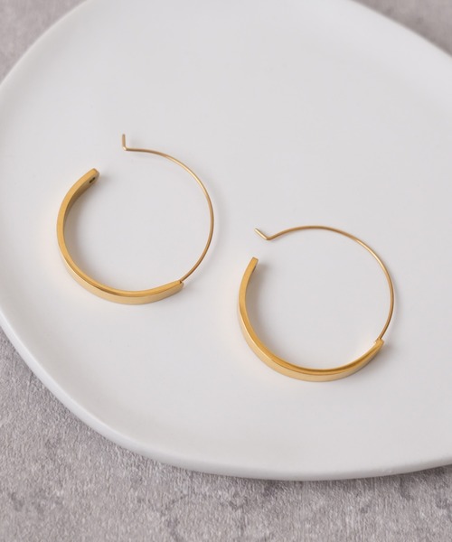 IAMUSE(アイアミューズ)の「金属アレルギー対応 ラウンドプレートフープピアス S0788【IAMUSE】(ピアス(両耳用)・レディース・ゴールド・FREE)」の9枚目の写真