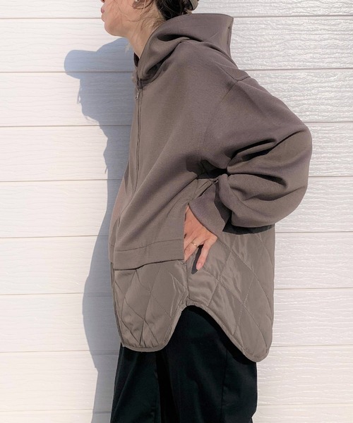 Q(キュー)の「キルトドッキングパーカーブルゾン(ブルゾン・レディース・ブラック/グレイッシュベージュ・MEDIUM)」の5枚目の写真