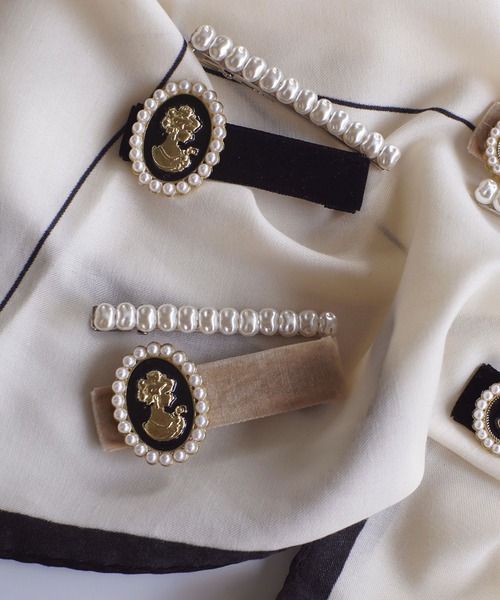 ammy.（エイミードット）の「【 ammy. / エイミードット 】 パール 付き カメオ風 ベロア ヘアピン（ヘアピン・レディース・アイボリー/ブラック/ブラック系その他/アイボリー系・FREE）」の3枚目の写真