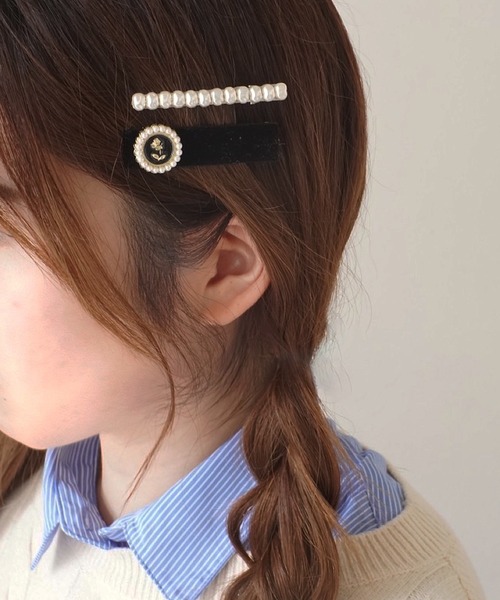ammy.（エイミードット）の「【 ammy. / エイミードット 】 パール 付き カメオ風 ベロア ヘアピン（ヘアピン・レディース・アイボリー/ブラック/ブラック系その他/アイボリー系・FREE）」の2枚目の写真