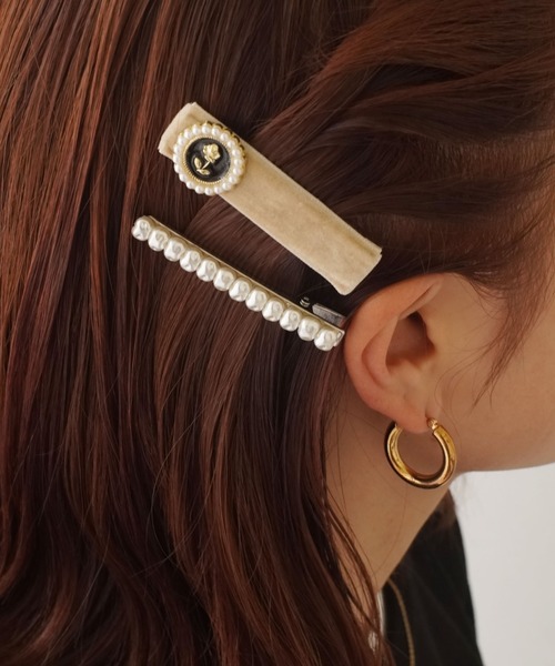 ammy.（エイミードット）の「【 ammy. / エイミードット 】 パール 付き カメオ風 ベロア ヘアピン（ヘアピン・レディース・アイボリー/ブラック/ブラック系その他/アイボリー系・FREE）」の5枚目の写真