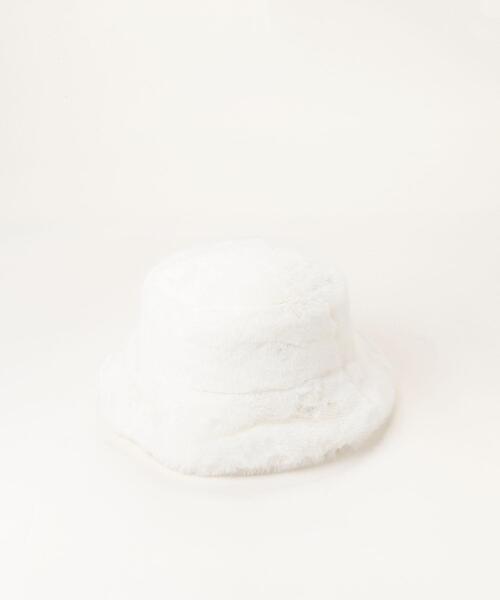 To b. by agnes b.(トゥービーバイアニエスベー)の「WU18 CHAPEAUX エコファーバケットハット(ハット・レディース・ホワイト・FREE)」の2枚目の写真