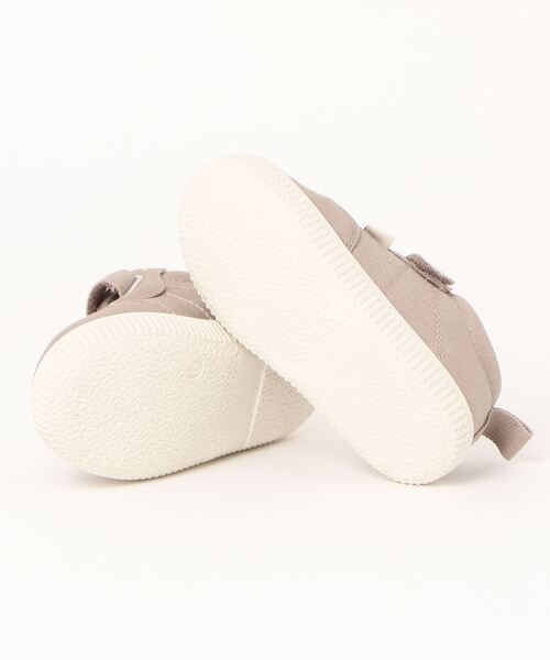 monmimi(モンミミ)の「《monmimi》Former belt sneakers(スニーカー・キッズ・イエロー/アイボリー/ベージュ・15.0cm/16.0cm/17.0cm/18.0cm/19.0cm/14.0cm/13.0cm)」の5枚目の写真