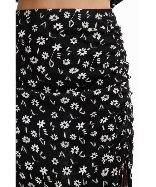 Desigual(デシグアル)の「花柄 スリット ミディスカート(スカート・レディース・ブラック・L/XS/M/S/XL)」の6枚目の写真