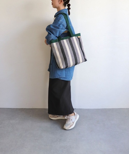 COLDE （コルデ）の「ストライプ2wayトートバッグ（トートバッグ・レディース・ブルー/ブラック/ベージュ・FREE）」の5枚目の写真