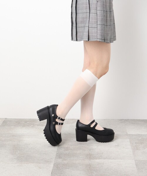 cs T&P（シーエスティーアンドピー）の「ビジューバックル厚底ダブルストラップパンプス（パンプス・レディース・ブラック/ホワイト系2/ブラック系1・S/M/L/LL）」の14枚目の写真