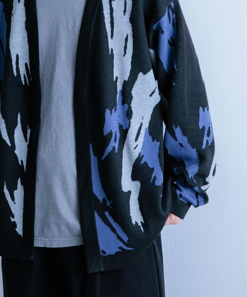 ITEMS URBANRESEARCH（アイテムズ アーバンリサーチ）の「マシンウォッシャブル 総柄ニットカーディガン（カーディガン/ボレロ・メンズ・アイボリー/ブラック・MEDIUM/LARGE）」の5枚目の写真