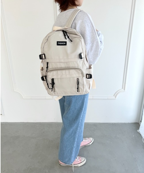 thank U more(サンキューモア)の「シンプルリュックサック 【A4対応】バックパック アウトポケット付き(バックパック/リュック・レディース・ホワイト/ブラック・FREE)」の8枚目の写真