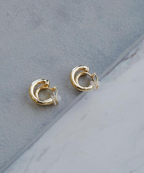 green label relaxing(グリーンレーベルリラクシング)の「2ライン イヤリング(イヤリング・レディース・シルバー/ゴールド・FREE)」の6枚目の写真