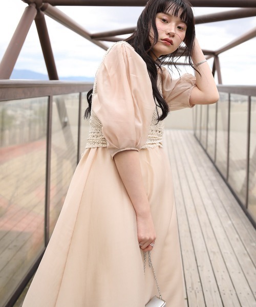 Bab(バブ)の「ビスチェセットシアーボリュームスリーブワンピース(ワンピース・レディース・ピンク/グレイッシュベージュ・M)」の22枚目の写真