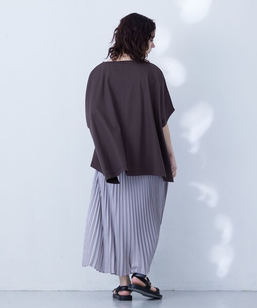 J.PRESS YORK STREET(ジェイプレスヨークストリート)の「【WOMEN】ファブリックスリーブ プルオーバー(Tシャツ/カットソー・レディース・ブラウン系/ネイビー系/オレンジ系/ホワイト系/ブルー系・F)」の9枚目の写真