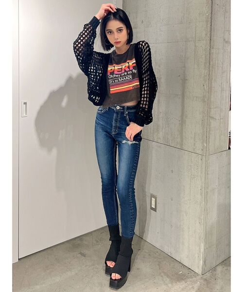 GYDA(ジェイダ)の「PROCESSING LOGOショートLOOSE タンクトップ(タンクトップ・レディース・オフホワイト/ブラック・FREE)」の11枚目の写真