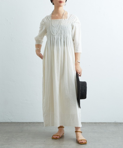 SHENERY（シーナリー）の「シャーリングギャザーショートスリーブロングドレス（ワンピース・レディース・オフホワイト/ブラック・36/38）」の15枚目の写真