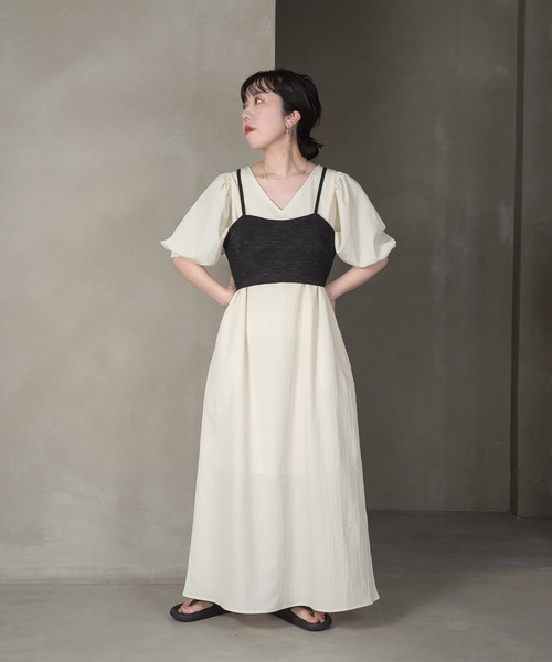 lawgy（ラウジー）の「volume sleeve V neck op / ボリュームスリーブブイネックワンピース（ワンピース・レディース・ブラック/アイボリー/グレイッシュベージュ・FREE）」の5枚目の写真