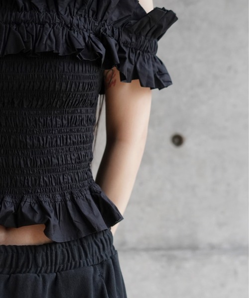 GANNI（ガニー）の「GANNI Cotton Poplin Off-shoulder Smock