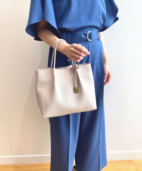 index（インデックス）の「◆【2WAY/軽量】フェイクレザーミドルサイズトートバッグ（トートバッグ・レディース・ライトベージュ/ライトグレー/ブラック・00）」の21枚目の写真