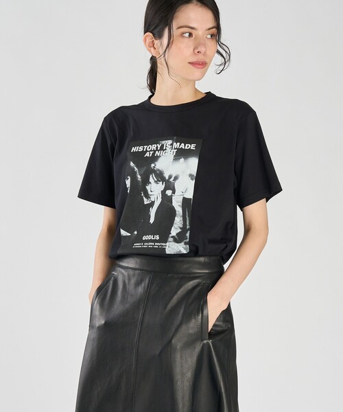 agnes b.(アニエスベー)の「コットン プリント 半袖 アーティスト Tシャツ "Godlis"(Tシャツ/カットソー・レディース・ブラック・SMALL/MEDIUM/LARGE/X-LARGE)」の10枚目の写真