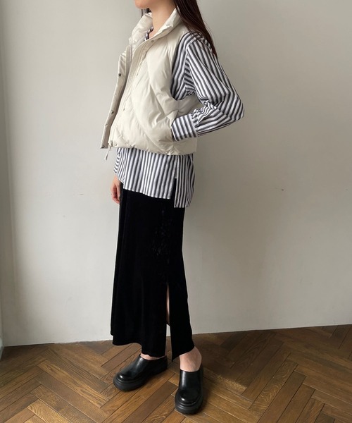 LOWRYS FARM（ローリーズファーム）の「ナカワタショートベスト  906763（ベスト・レディース・アイボリー/パープル/ブラック・FREE）」の4枚目の写真