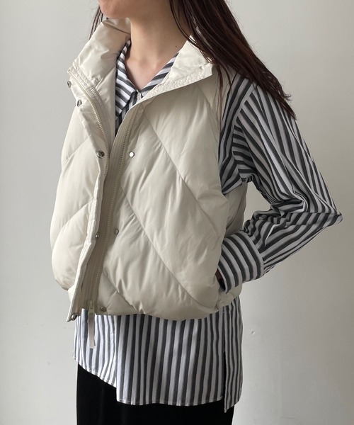 LOWRYS FARM（ローリーズファーム）の「ナカワタショートベスト  906763（ベスト・レディース・アイボリー/パープル/ブラック・FREE）」の13枚目の写真