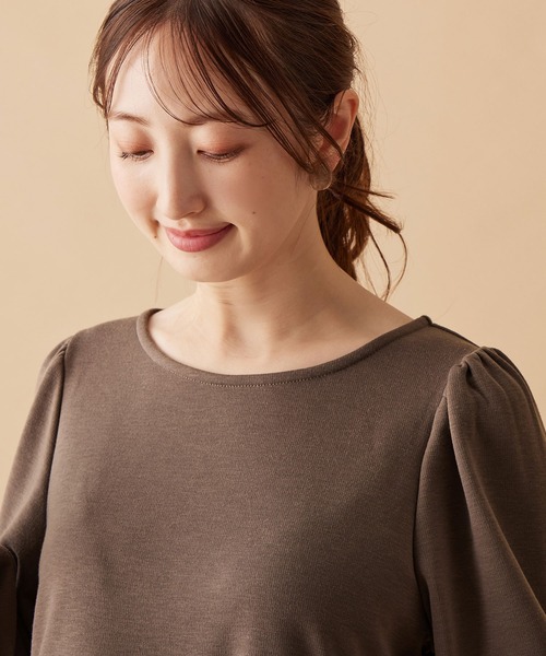 alotta(アロッタ)の「裏ファーパフ袖ペプラムプルオーバー(Tシャツ/カットソー・レディース・ブラック/ピンク/アイボリー/モカ・L/LL/3L/M)」の21枚目の写真