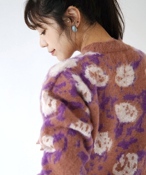 zootie(ズーティー)の「花柄シャギー ジャガードニット(ニット/セーター・レディース・ブラウン系その他・フリー)」の4枚目の写真