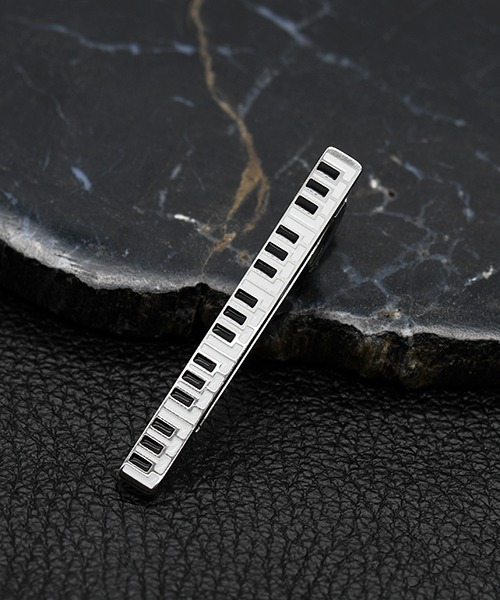 Fun & Daily（ファンアンドデイリー）の「F&D :  アイコンデザインネクタイピン（ネクタイピン・メンズ・ゴールド/シルバー系その他/ゴールド系その他/ブラック/シルバー・FREE）」の11枚目の写真