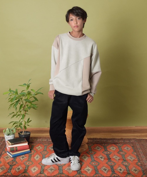 GLAZOS(グラソス)の「フェイクスエード・切り替えクルーネックプルオーバー(その他トップス・キッズ・ベージュ/グレー・140cm/150cm/160cm/170cm)」の5枚目の写真