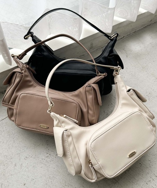 archives(アルシーヴ)の「マルチポケットHOBOバッグ(ハンドバッグ・レディース・ブラック/ピンクベージュ/アイボリー・FREE)」の2枚目の写真