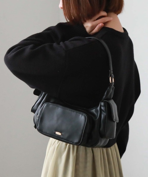 archives(アルシーヴ)の「マルチポケットHOBOバッグ(ハンドバッグ・レディース・ブラック/ピンクベージュ/アイボリー・FREE)」の3枚目の写真