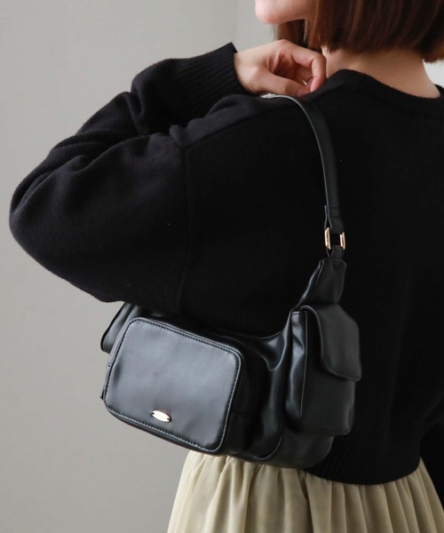 archives(アルシーヴ)の「マルチポケットHOBOバッグ(ハンドバッグ・レディース・ブラック/ピンクベージュ/アイボリー・FREE)」の4枚目の写真