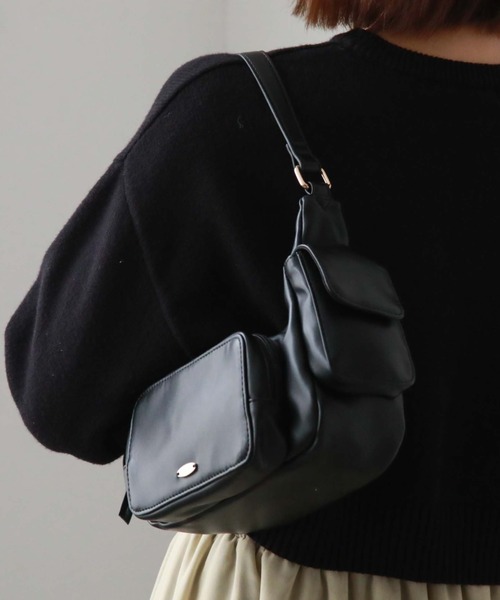 archives(アルシーヴ)の「マルチポケットHOBOバッグ(ハンドバッグ・レディース・ブラック/ピンクベージュ/アイボリー・FREE)」の5枚目の写真