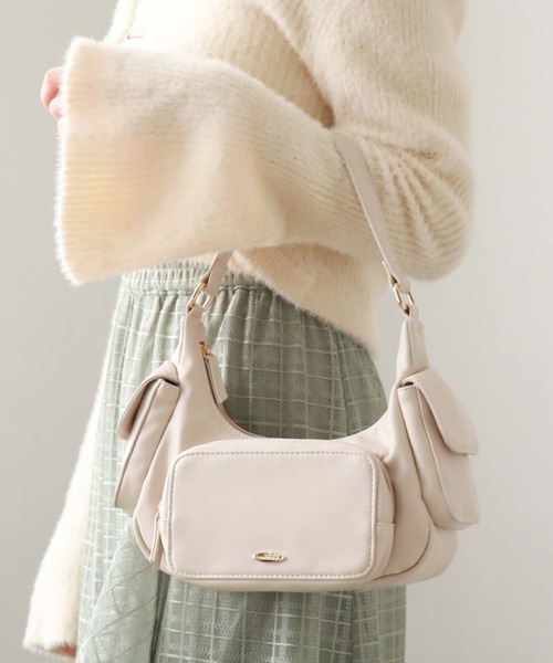 archives(アルシーヴ)の「マルチポケットHOBOバッグ(ハンドバッグ・レディース・ブラック/ピンクベージュ/アイボリー・FREE)」の10枚目の写真