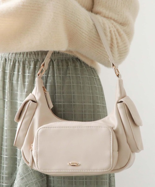 archives(アルシーヴ)の「マルチポケットHOBOバッグ(ハンドバッグ・レディース・ブラック/ピンクベージュ/アイボリー・FREE)」の13枚目の写真