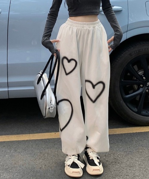 wears(ウェアーズ)の「ハートプリントスウェットパンツ(スウェットパンツ・レディース・ブラック/ホワイト・FREE)」の1枚目の写真