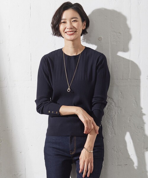 J.PRESS(ジェイプレス)の「【洗える】RAYON STRETCH PLAIN クルーネック ニット(ニット/セーター・レディース・ホワイト系/ピンク系/ネイビー系/ライトグレー系・T13/T15)」の4枚目の写真