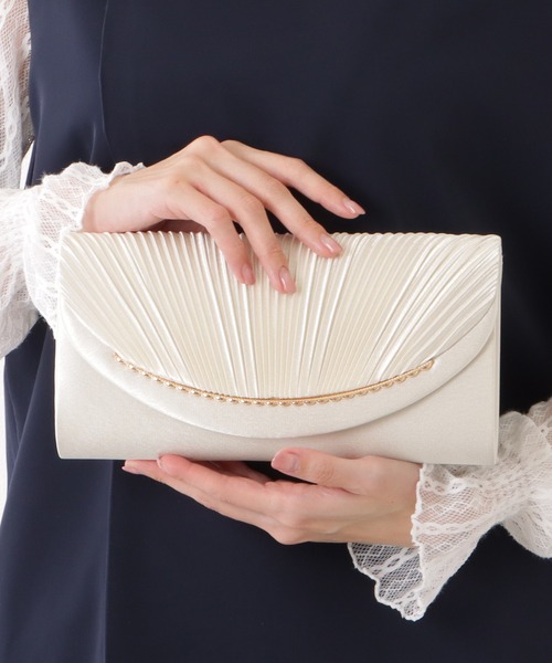 Lace Ladies(レースレディース)の「メタリック ライン付き プリーツ スクエア クラッチ バッグ(クラッチバッグ・レディース・アイボリー/ブラック/グレー・FREE)」の19枚目の写真