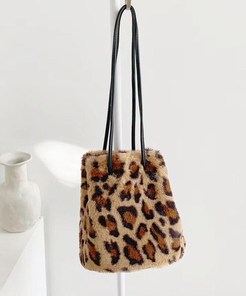 anown(アノン)の「レオパード柄フェイクファーバッグ(ショルダーバッグ・レディース・レオパード・FREE)」の1枚目の写真