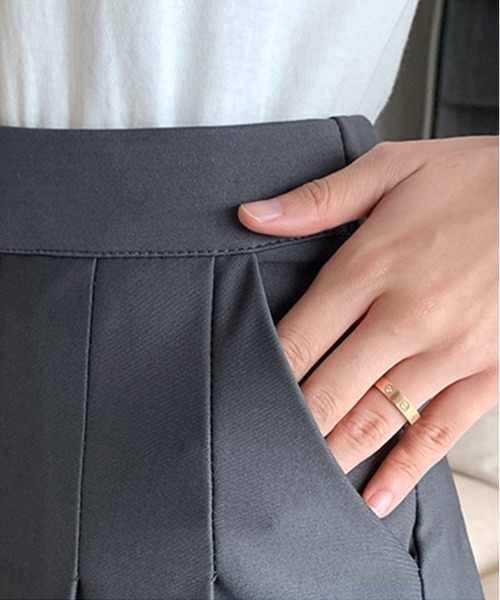 kirakiraShop（キラキラショップ）の「ストレッチで動きやすさも◎ クラシック プリーツ ミニスカート（スカート・レディース・ブラック/チャコール・M/S）」の13枚目の写真