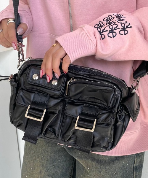 SHAGGIE(シャギー)の「【ペットボトルが入る】アウトポケットメタリックバッグ(ショルダーバッグ・レディース・シルバー/ブラック・FREE)」の20枚目の写真