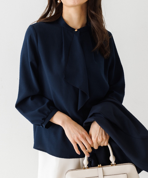 abahouse mavie(アバハウスマヴィ)の「ジョーゼットフリルブラウス/セミオケ(シャツ/ブラウス・レディース・ダークネイビー/オフホワイト/ホワイト・フリー)」の9枚目の写真