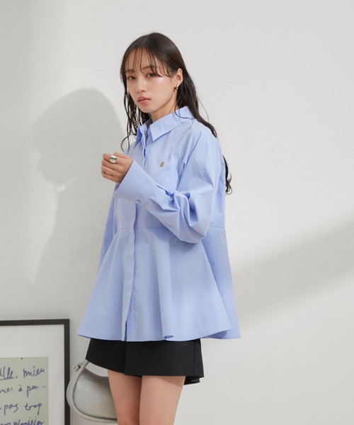 VIS（ビス）の「【洗える】ロゴモチーフ付きペプラムシャツ（シャツ/ブラウス・レディース・ネイビー/イエロー/オフホワイト/サックスブルー・FREE）」の13枚目の写真