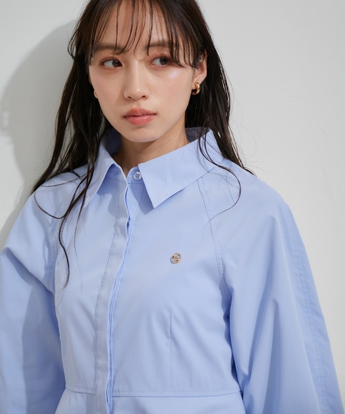 VIS（ビス）の「【洗える】ロゴモチーフ付きペプラムシャツ（シャツ/ブラウス・レディース・ネイビー/イエロー/オフホワイト/サックスブルー・FREE）」の11枚目の写真