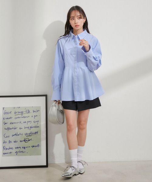 VIS（ビス）の「【洗える】ロゴモチーフ付きペプラムシャツ（シャツ/ブラウス・レディース・ネイビー/イエロー/オフホワイト/サックスブルー・FREE）」の10枚目の写真