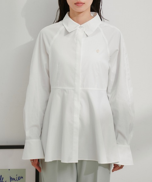 VIS（ビス）の「【洗える】ロゴモチーフ付きペプラムシャツ（シャツ/ブラウス・レディース・ネイビー/イエロー/オフホワイト/サックスブルー・FREE）」の22枚目の写真