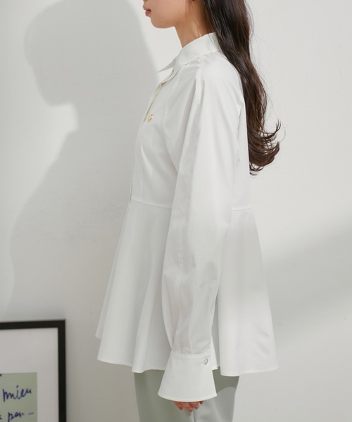 VIS（ビス）の「【洗える】ロゴモチーフ付きペプラムシャツ（シャツ/ブラウス・レディース・ネイビー/イエロー/オフホワイト/サックスブルー・FREE）」の21枚目の写真