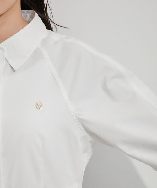 VIS（ビス）の「【洗える】ロゴモチーフ付きペプラムシャツ（シャツ/ブラウス・レディース・ネイビー/イエロー/オフホワイト/サックスブルー・FREE）」の18枚目の写真