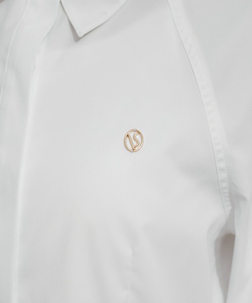 VIS（ビス）の「【洗える】ロゴモチーフ付きペプラムシャツ（シャツ/ブラウス・レディース・ネイビー/イエロー/オフホワイト/サックスブルー・FREE）」の17枚目の写真
