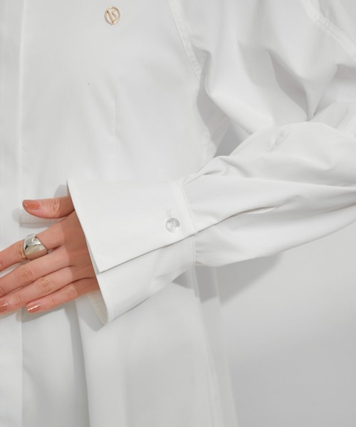 VIS（ビス）の「【洗える】ロゴモチーフ付きペプラムシャツ（シャツ/ブラウス・レディース・ネイビー/イエロー/オフホワイト/サックスブルー・FREE）」の16枚目の写真