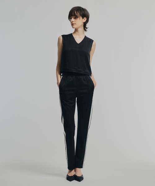 NOISE MAKER(ノイズメーカー)の「ベンベルグサテンVネックプルオーバー【Made in Japan】(Tシャツ/カットソー・レディース・ブラック/グレー/ピンク・FREE)」の5枚目の写真